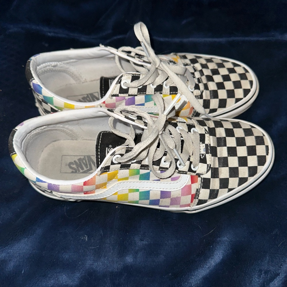 Youth Vans Rainbow Check Ward Skate Shoe size 6